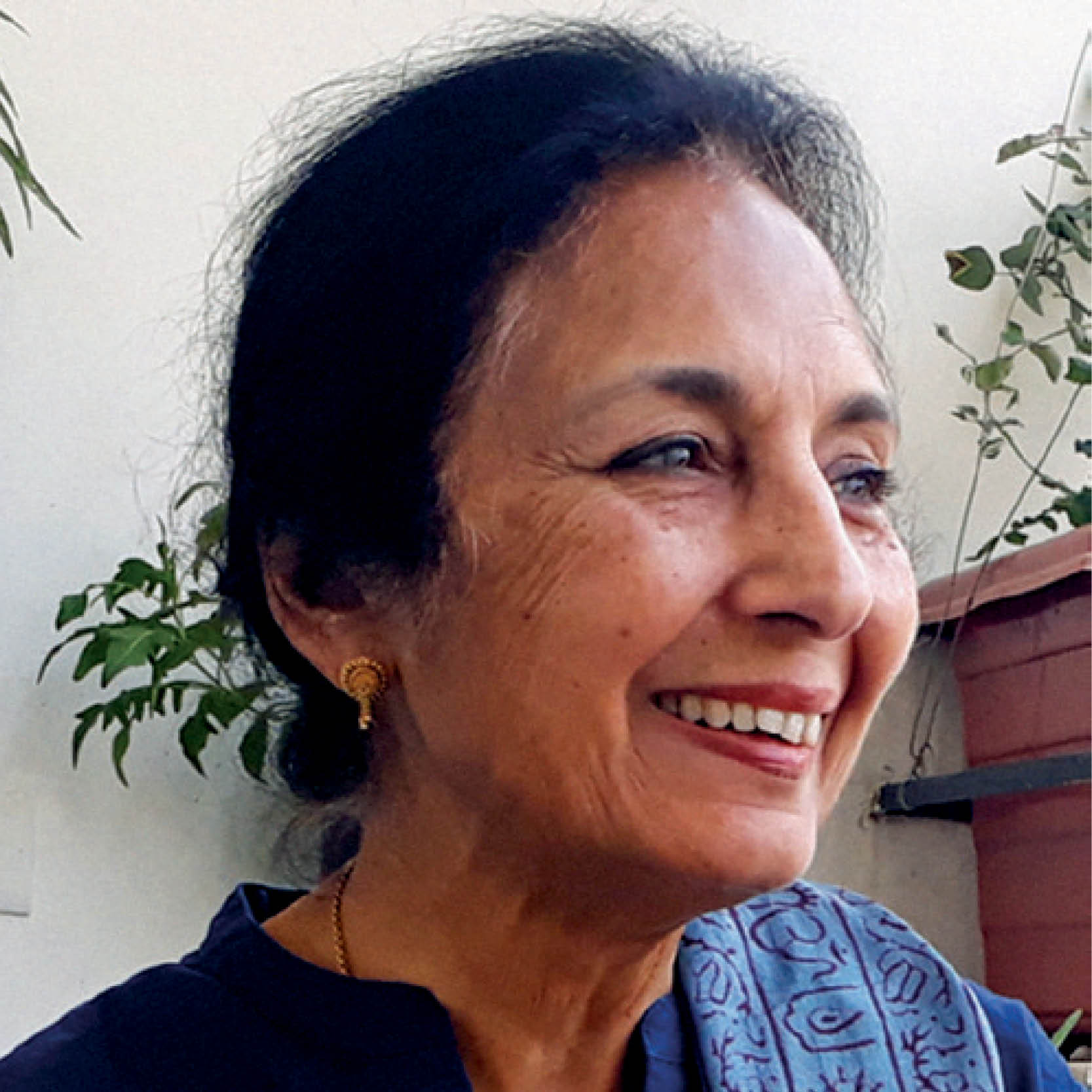 Author Veena Sharma