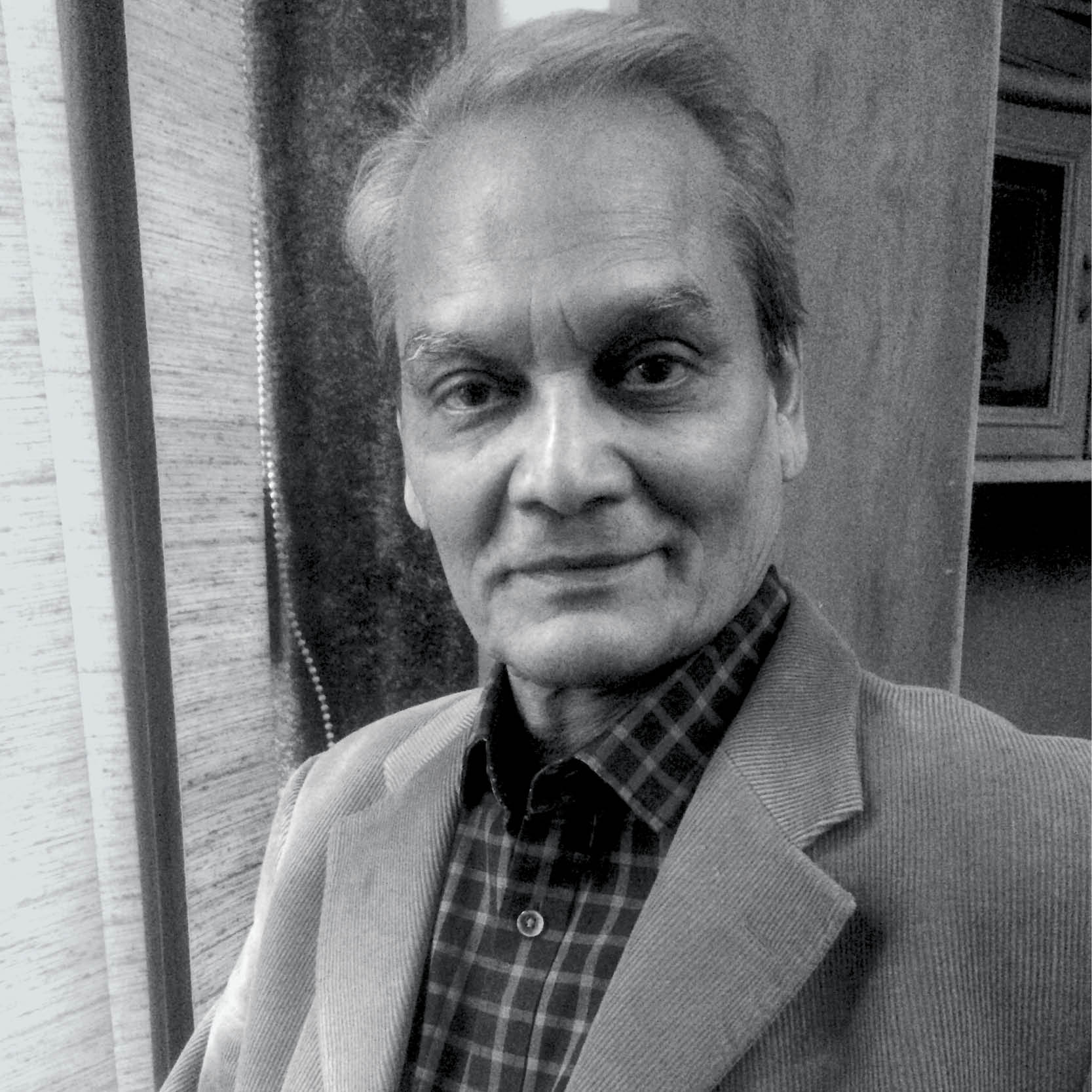 Author Vinod Pande